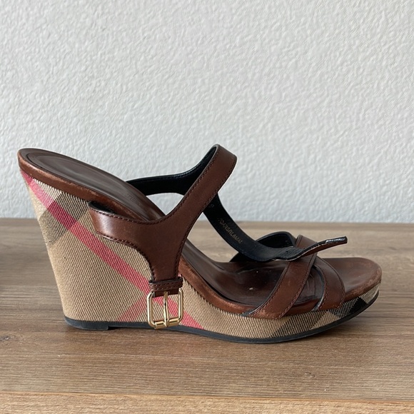 SOLD Burberry Brown Leather Wedges Platform Strappy 4” sandals / 9 US / 39 EU - Picture 9 of 12